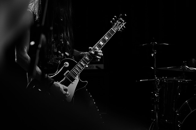 Mehr über den Artikel erfahren 10 Gitarrensolos für Anfänger + TABS