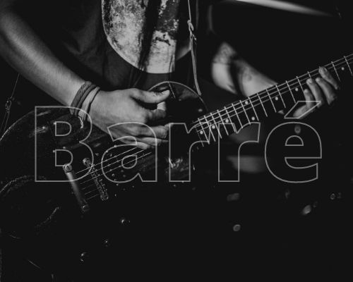 Mehr über den Artikel erfahren Barré-Griffe auf der Gitarre lernen (mit Tabelle)