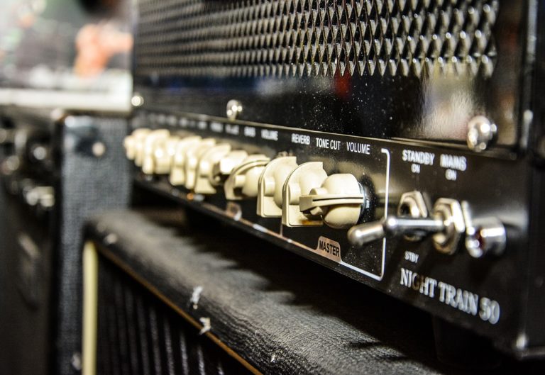 Mehr über den Artikel erfahren Top 10: die besten Gitarrenverstärker-Marken