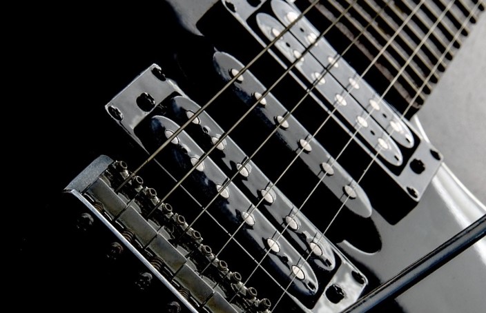 Mehr über den Artikel erfahren Ratgeber: Die besten Gitarrensaiten für Metal